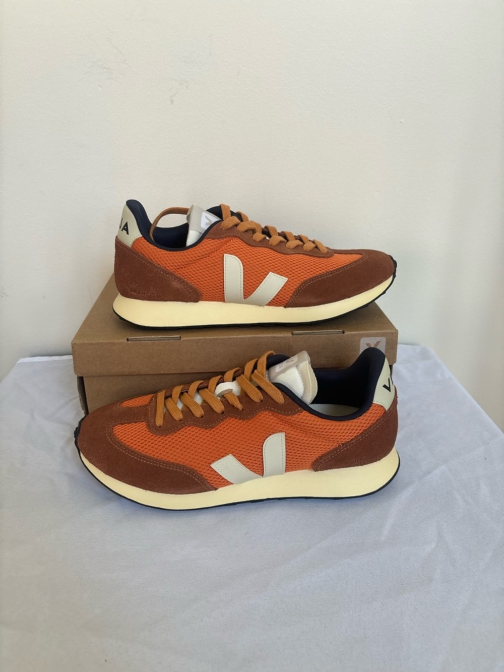 Veja Rio BrancoII Alveomesh Pumpkin Pierre Sz 11 Womens sneakers NWB